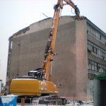 Wyburzenie budynku produkcyjnego w Świerklanach
